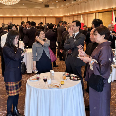 2025年新年会　歓談の様子