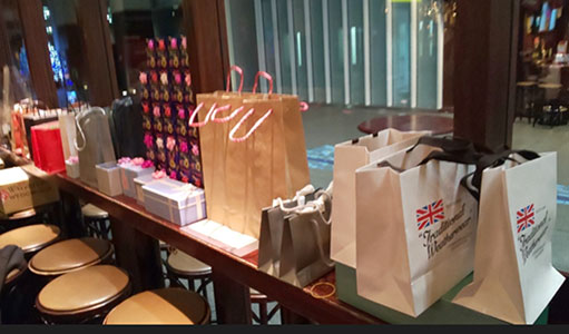 The British Market Council held its Christmas party at the HUB Akihabara branch.