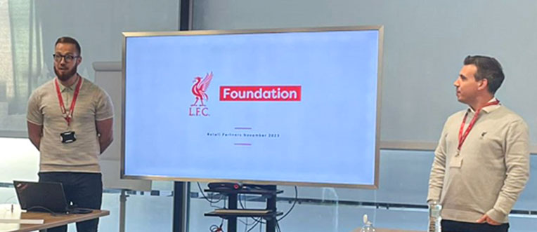 Liverpool Football Club Foundationによる社会貢献に関するプレゼン