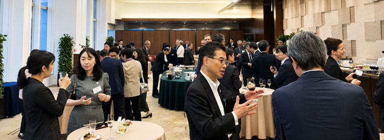 懇親会の様子